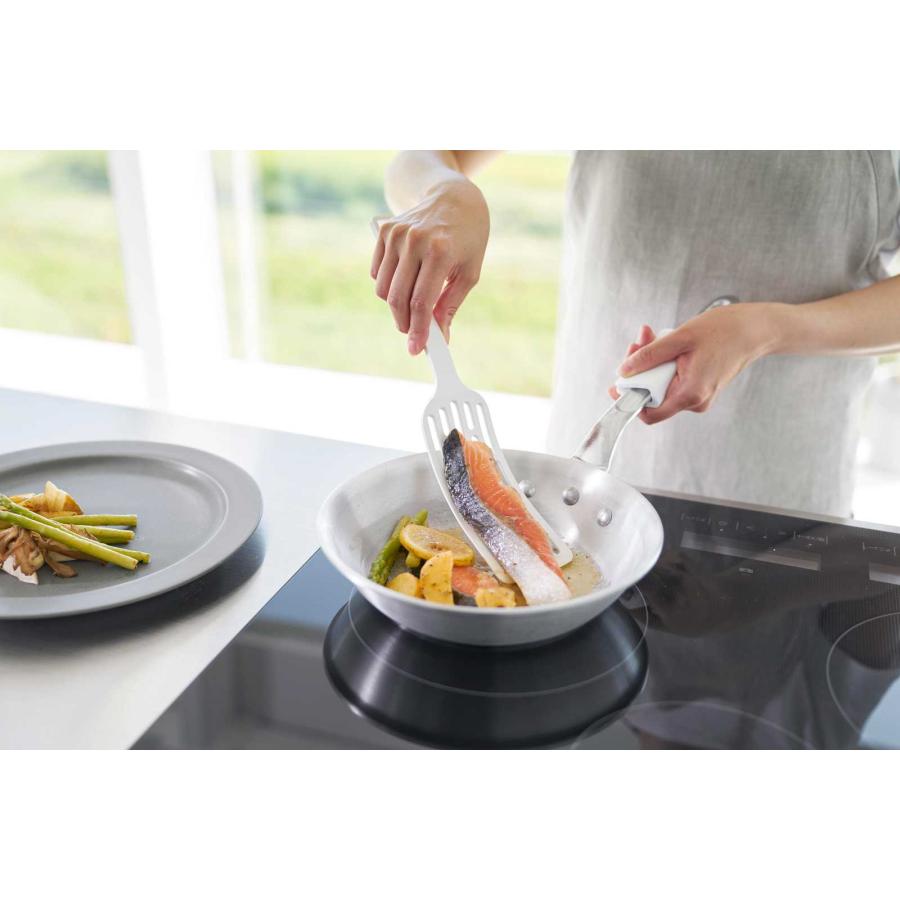 フライ返し tower タワー シリコーンハンドルロングターナー そのまま置ける 引っ掛け 食洗機対応 ターナー 山崎実業 正規品 1501 ホワイト | tower | 05