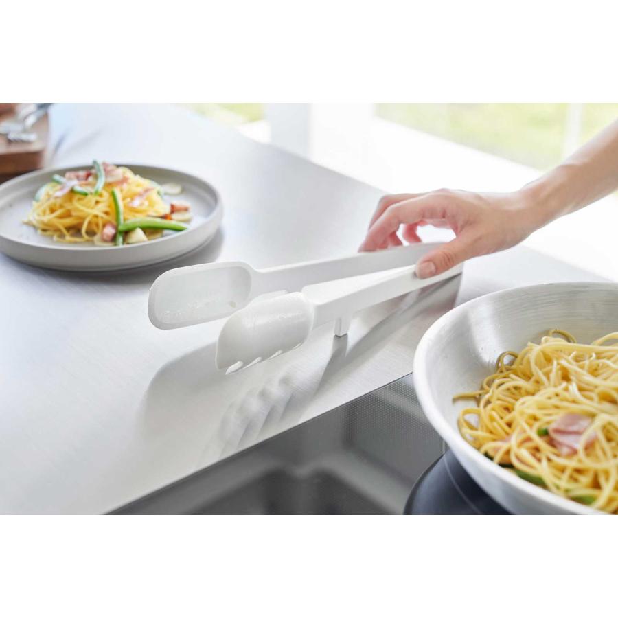 トング tower タワー シリコーン調理トング パスタ 麺類 直置き 食洗機対応 シリコン製 山崎実業 正規品 1775 ホワイト | tower | 03