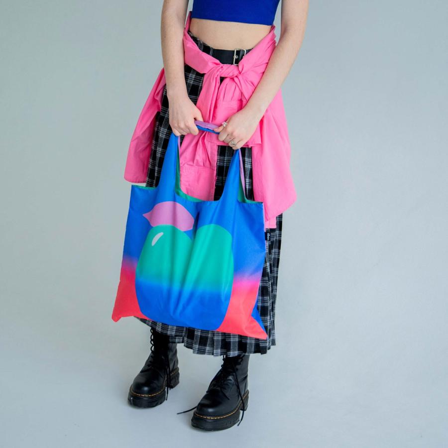 折りたたみトート エコバッグ LOQI Recycled Bag 撥水加工 ローキー ARTIST Collection designboom アナ・ポぺスク / アップル | LOQI | 03