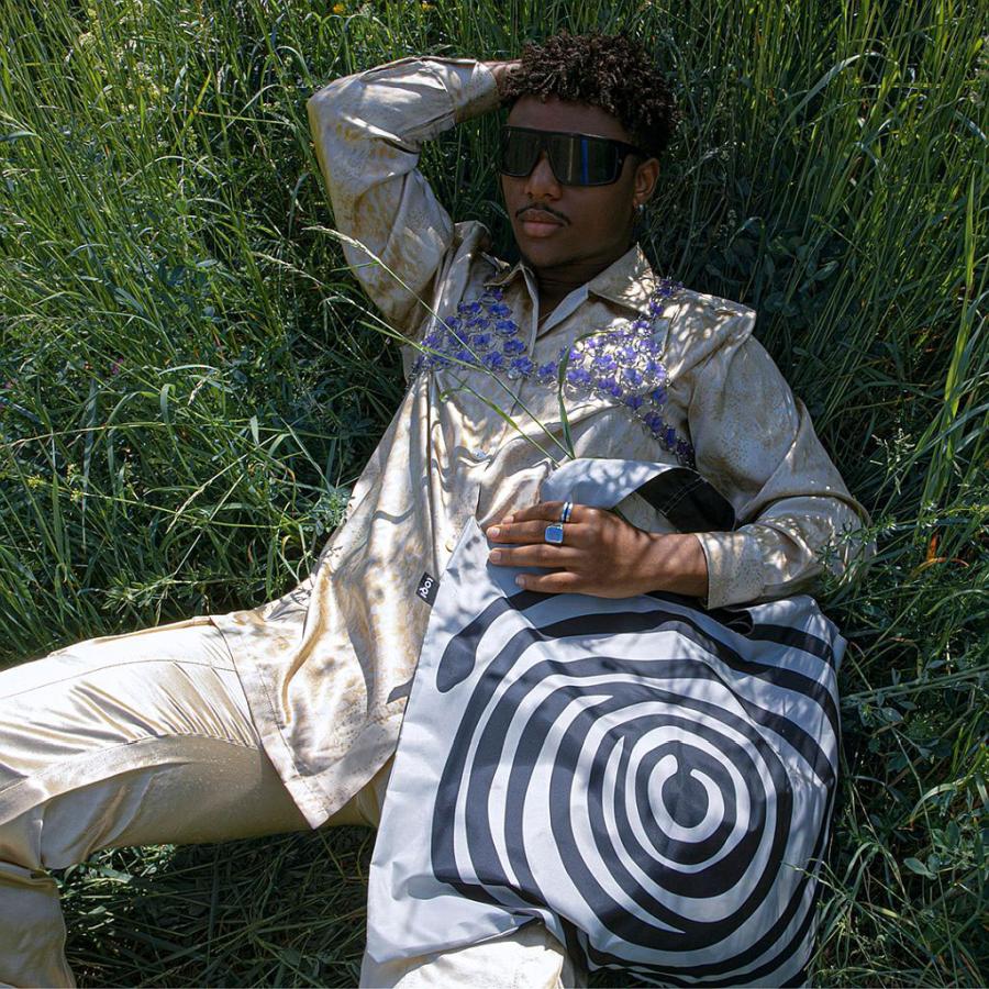 エコバッグ LOQI 正規品 Recycled Bag 撥水加工 大容量 折りたたみ ローキー MUSEUM Collection ルイーズ・ブルジョワ/スパイラル ブラック |  | 02