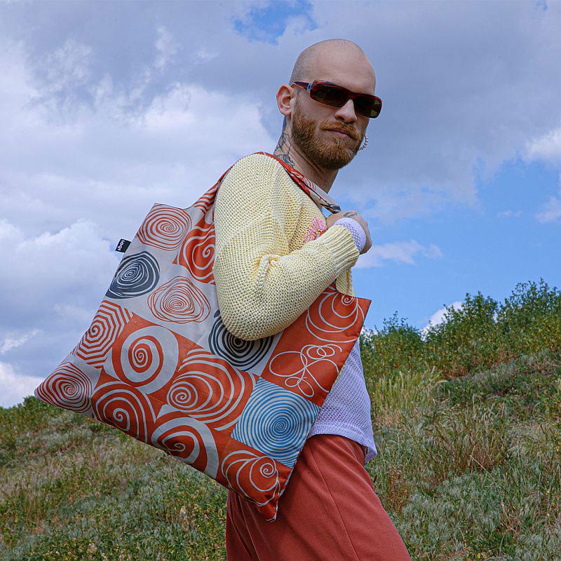 エコバッグ LOQI 正規品 Recycled Bag 撥水加工 大容量 折りたたみ ローキー MUSEUM Collection ルイーズ・ブルジョワ/スパイラル グリッド |  | 02