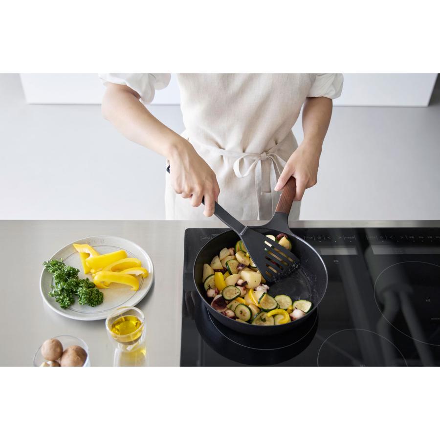 キッチンツール tower タワー シリコーンビーター フライ返し ターナー シリコン 調理器具 調理ツール 山崎実業 正規品 1504 ブラック | tower | 04