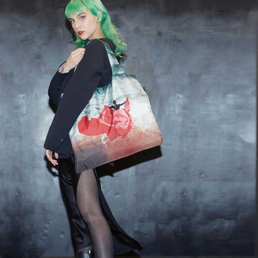 折りたたみトート エコバッグ LOQI 正規品 Recycled Bag 撥水加工 ローキー マグナム・フォト クリスティーナ・デ・ミデル / ミッドナイト アット クロスロード | LOQI | 01