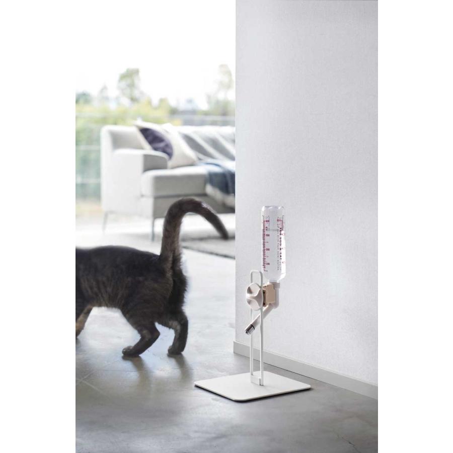ペット給水器 nooks ヌークス ペット用ボトル給水器スタンド S 小型犬 中型犬 犬猫用 給水器スタンド 山崎実業 正規品 10009 ホワイト | 山崎実業 | 02