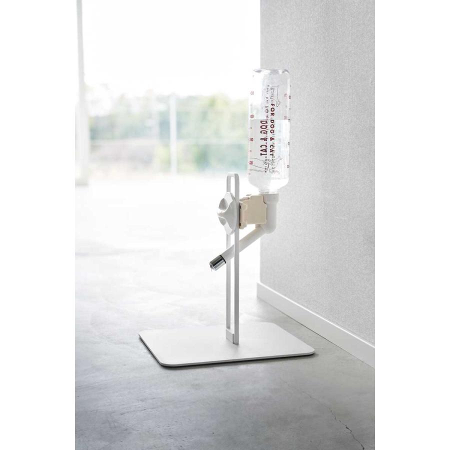 ペット給水器 nooks ヌークス ペット用ボトル給水器スタンド S 小型犬 中型犬 犬猫用 給水器スタンド 山崎実業 正規品 10009 ホワイト | 山崎実業 | 05