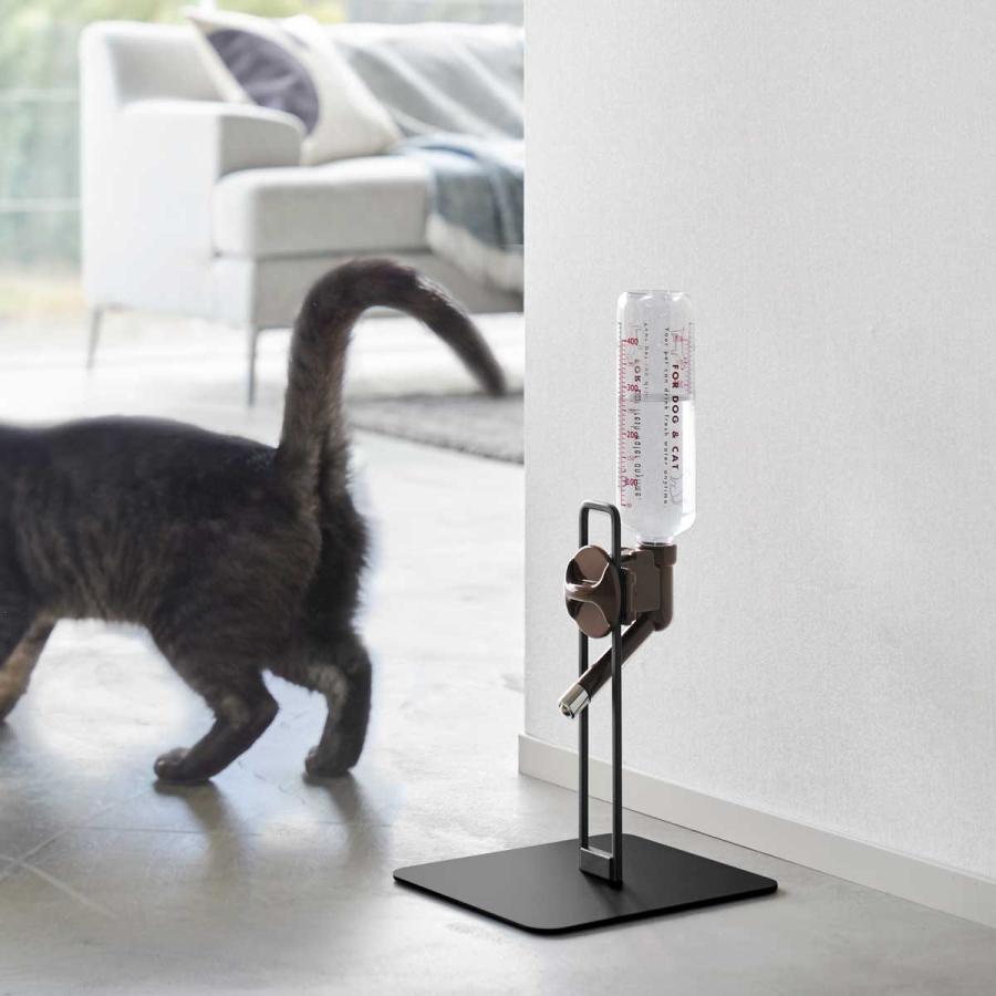 ペット給水器 nooks ヌークス ペット用ボトル給水器スタンド S 小型犬 中型犬 犬猫用 給水器スタンド 山崎実業 正規品 10010 ブラック | 山崎実業