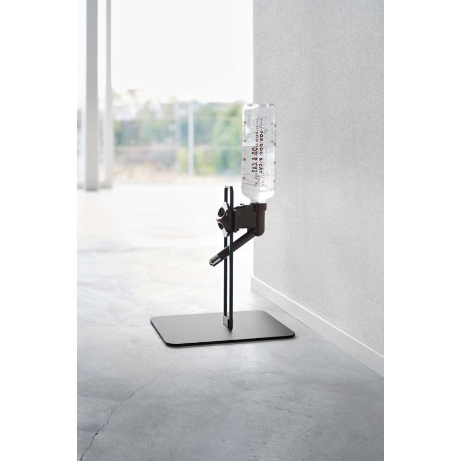 ペット給水器 nooks ヌークス ペット用ボトル給水器スタンド S 小型犬 中型犬 犬猫用 給水器スタンド 山崎実業 正規品 10010 ブラック | 山崎実業 | 05