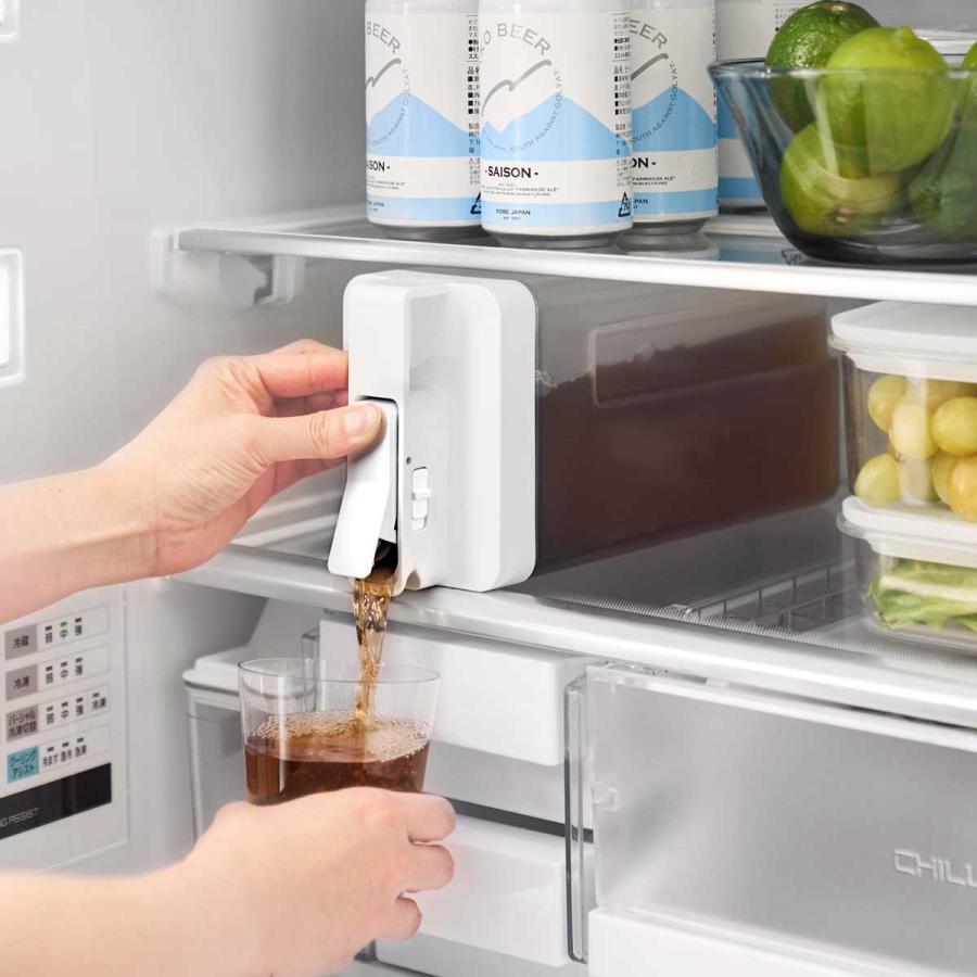 冷水ポット tower タワー 倒して置けてそのまま注げる冷水筒 2.2L 大容量 ドアポケット対応 スリム 冷水筒 麦茶ポット 山崎実業 正規品 10029 ホワイト | tower