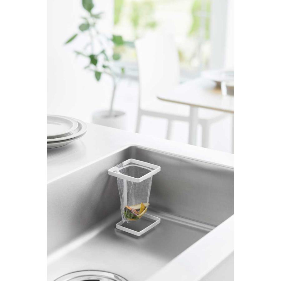 水切りネット用ホルダー tower タワー コーナーに置ける水切りネットホルダー スクエア スリム コンパクト 三角コーナー 山崎実業 正規品 10205 ホワイト | tower | 02