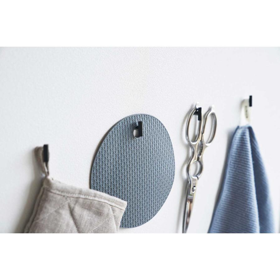 壁掛けフック tower タワー 2本の針で抜けにくいフック画鋲 S 4個組 石膏ボード用フック ピンフック 山崎実業 正規品 1924 ブラック | tower | 04