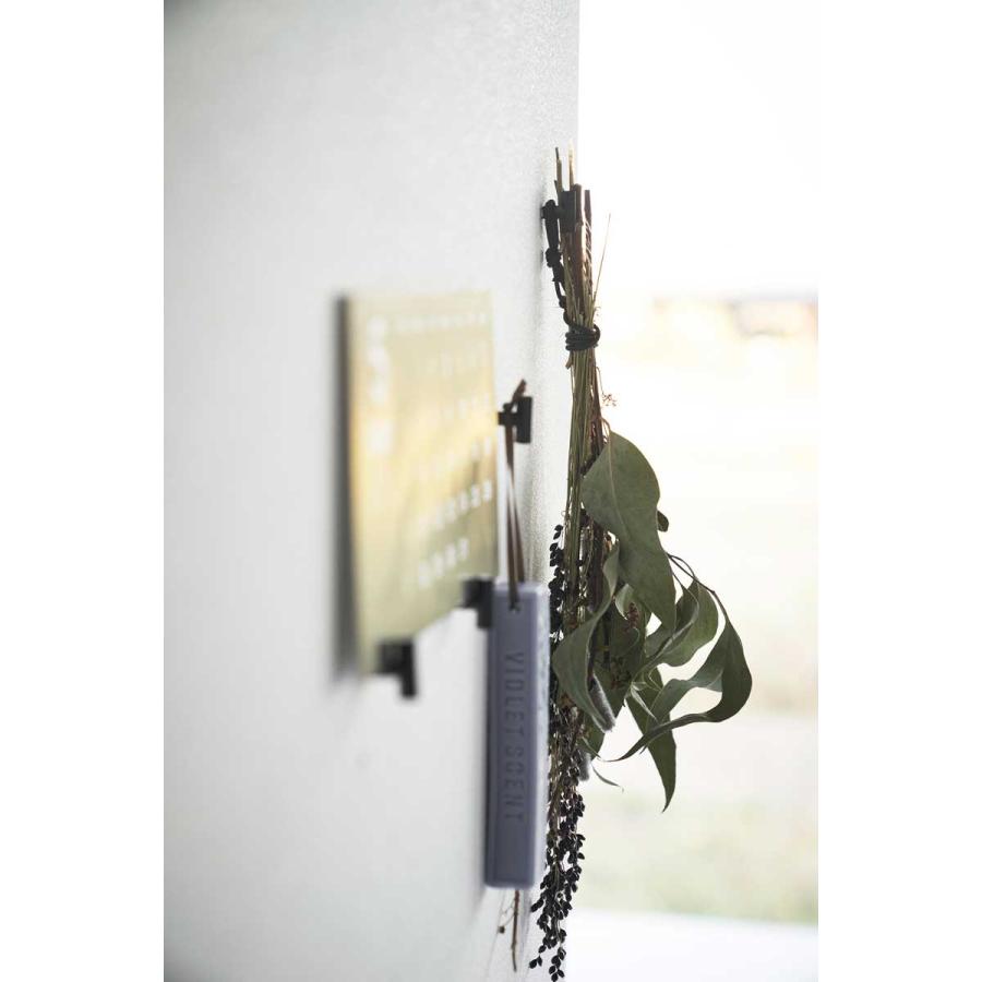 壁掛けフック tower タワー 2本の針で抜けにくいフック画鋲 S 4個組 石膏ボード用フック ピンフック 山崎実業 正規品 1924 ブラック | tower | 06