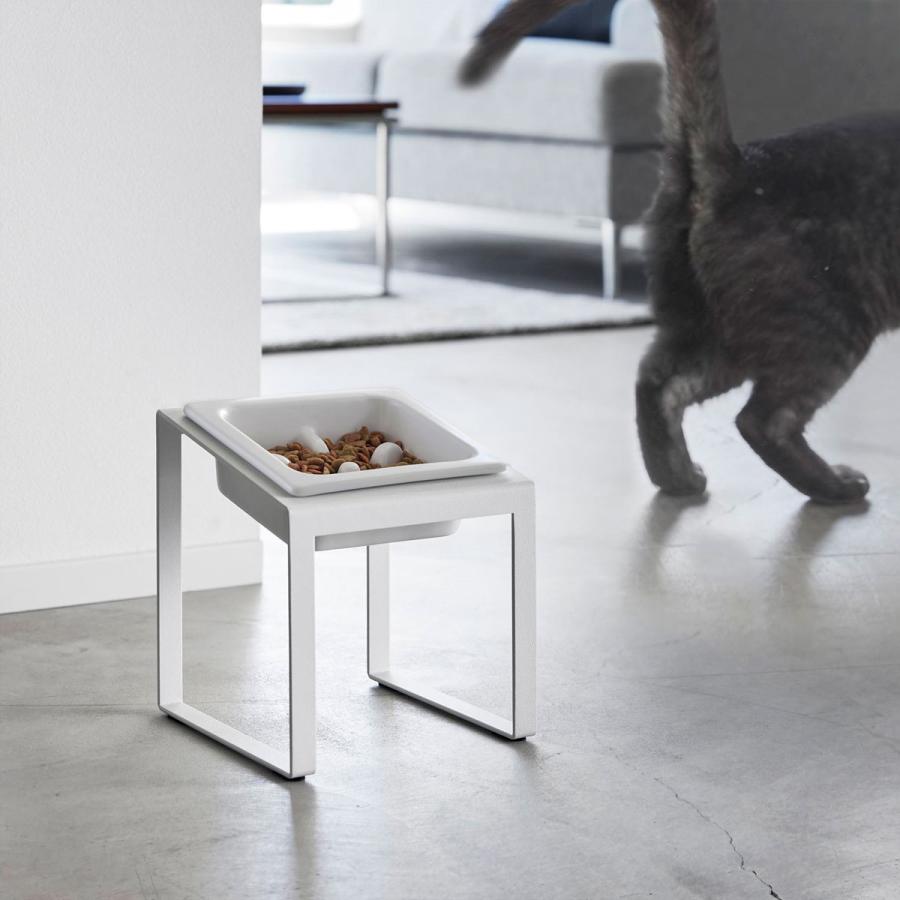 ペットフードボウル nooks ヌークス 早食い防止ペットフードボウルスタンド 斜めハイタイプ 陶器 犬猫用 ペット用品 山崎実業 正規品 10239 ホワイト | 山崎実業
