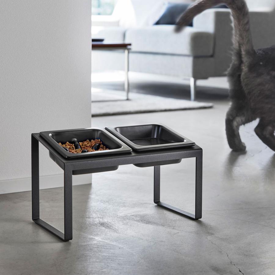 ペットフードボウル nooks ヌークス 早食い防止ペットフードボウルスタンドセット 斜めハイタイプ 陶器  犬猫用 ペット用品 山崎実業 正規品 10242 ブラック | 山崎実業