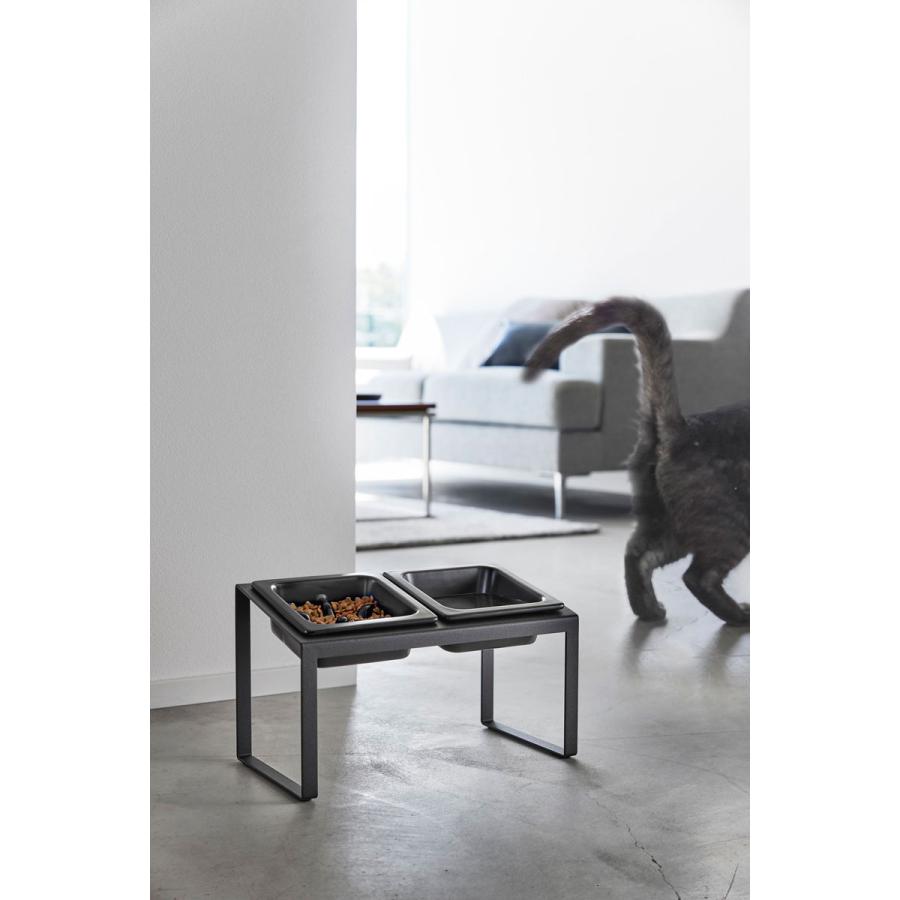 ペットフードボウル nooks ヌークス 早食い防止ペットフードボウルスタンドセット 斜めハイタイプ 陶器  犬猫用 ペット用品 山崎実業 正規品 10242 ブラック | 山崎実業 | 02