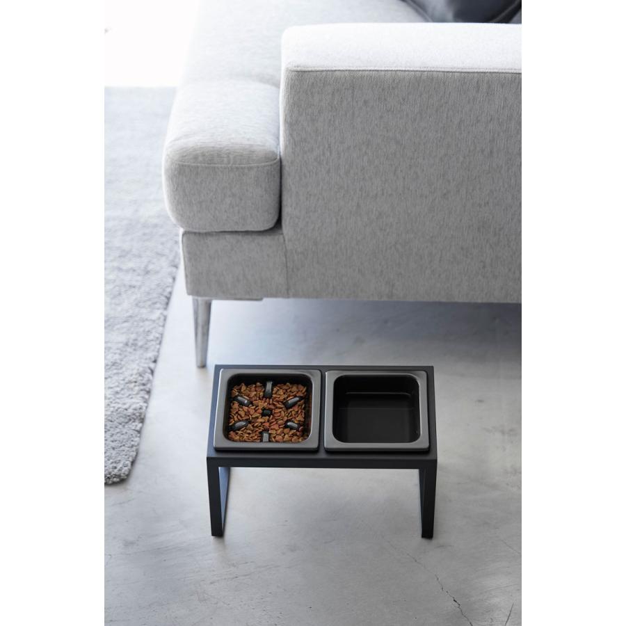 ペットフードボウル nooks ヌークス 早食い防止ペットフードボウルスタンドセット 斜めハイタイプ 陶器  犬猫用 ペット用品 山崎実業 正規品 10242 ブラック | 山崎実業 | 05