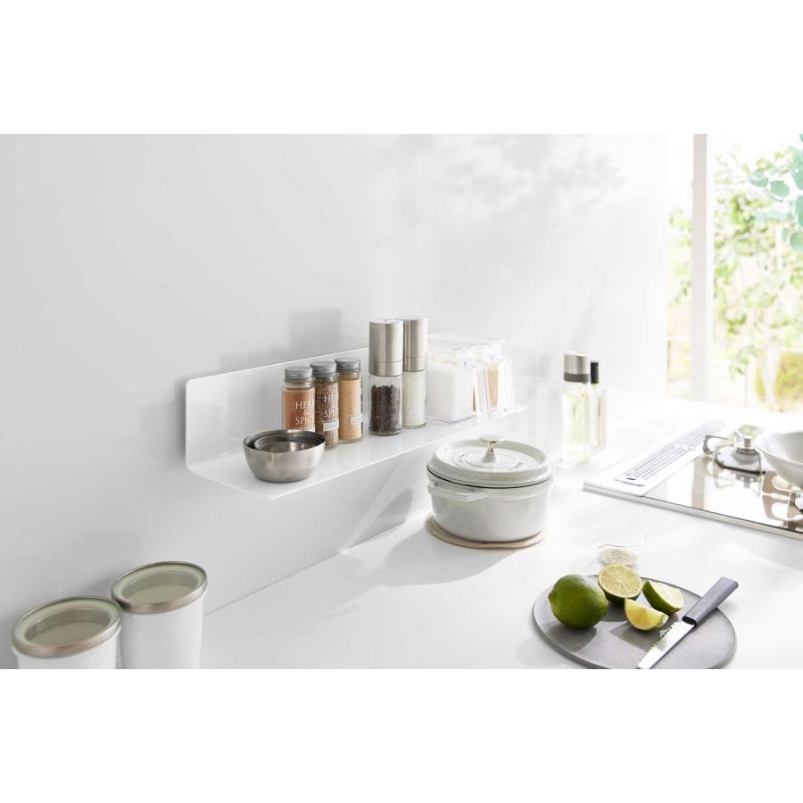キッチン棚 tower タワー フィルムフックキッチン棚 ワイド 大きめ 壁付け 壁掛け ウォールラック 棚板 山崎実業 正規品 10410 ホワイト | tower | 02