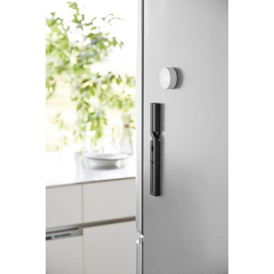 キャップオープナー tower タワー 軽い力で開けられるマグネットキャップオープナー ビン ペットボトル 便利グッズ 山崎実業 正規品 10431 ブラック | tower | 03