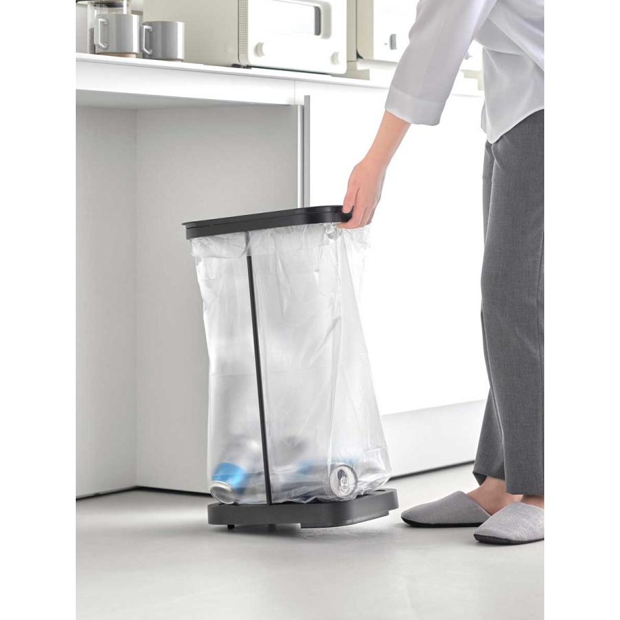 ゴミ箱 LUCE ルーチェ キャスター付き横開き分別ゴミ袋ホルダー キッチン 分別 蓋付き ふた付き ダストボックス ごみ箱 山崎実業 10568 ブラック | 山崎実業 | 05