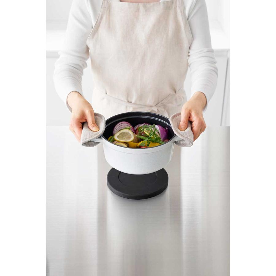 鍋敷き tower タワー マグネットシリコーン鍋敷き 丸型 マグネット内蔵 シリコン製 山崎実業 正規品 10319 ブラック | tower | 03