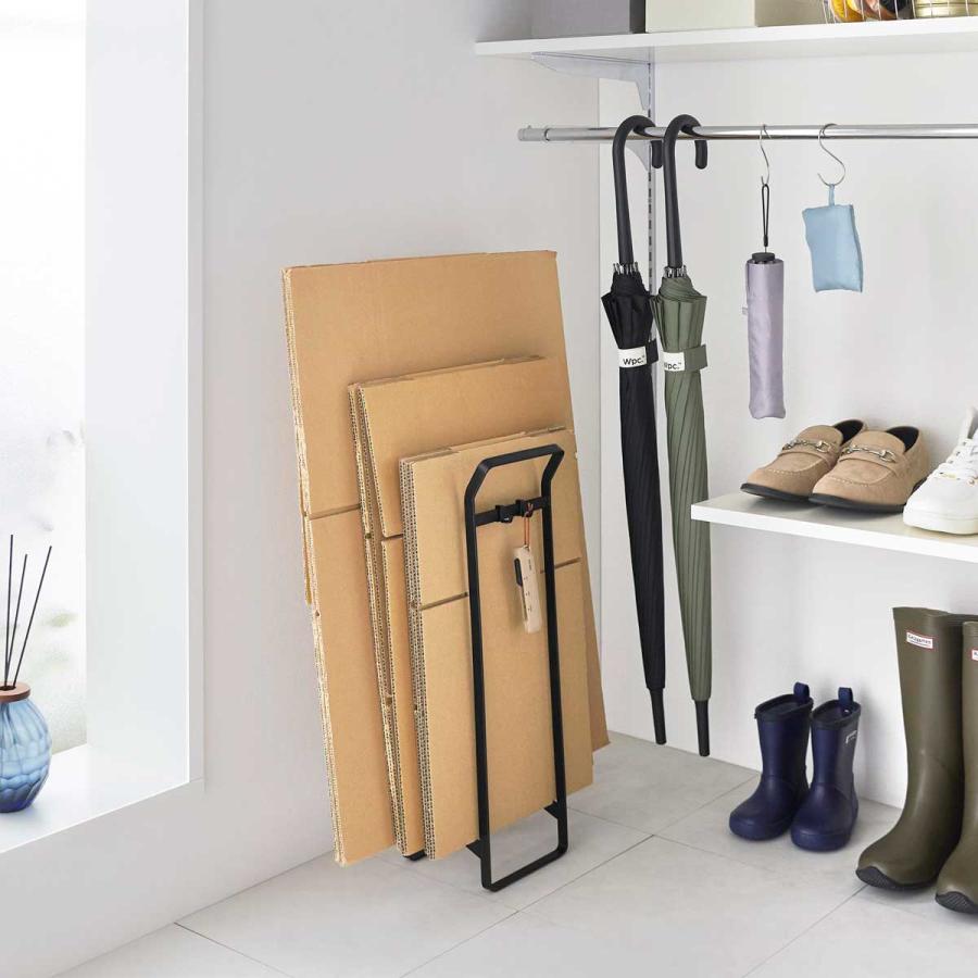 段ボール収納 tower タワー 持ち運べるダンボールストッカー スリム 取っ手付き 段ボールストッカー 山崎実業 正規品 10590 ブラック | tower