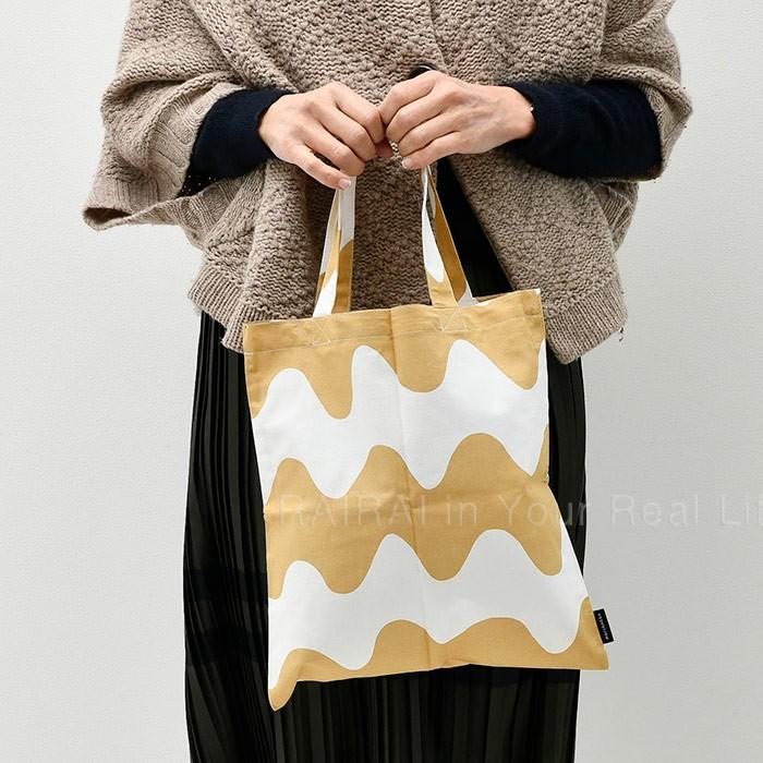マリメッコ スモールファブリックバッグ ロッキ 日本限定 33x32cm 1 Marimekko Lokki 700 M700 Cds R 通販 Yahoo ショッピング