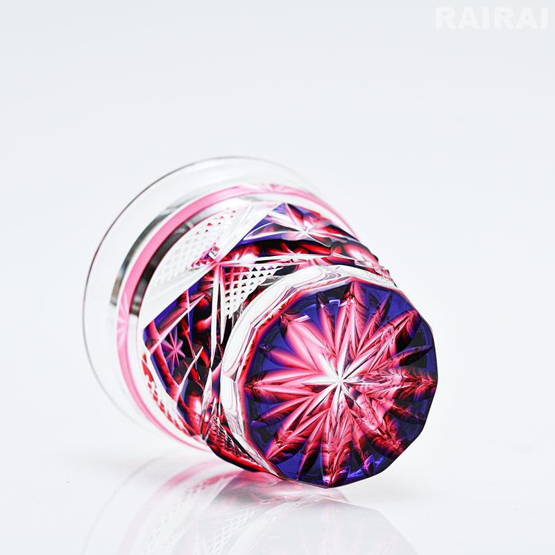 薩摩切子　赤いカットガラスの盃です。 薩摩切子 赤いカットガラスの盃です。 薩摩切子 馬上杯（金赤） | グラス