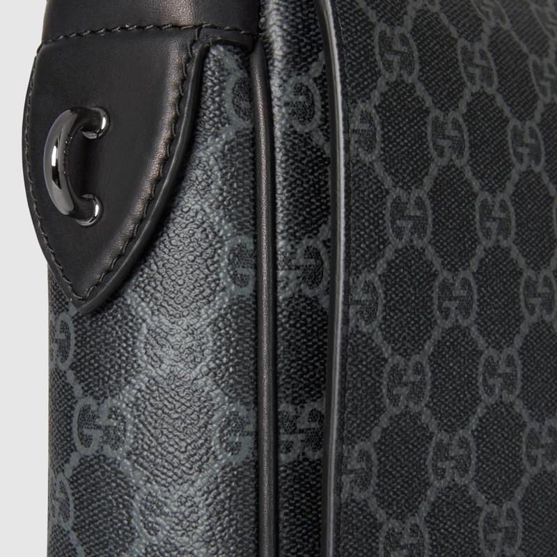 GUCCI（グッチ） メンズ GGエンブレム ミディアム クロスボディバッグ