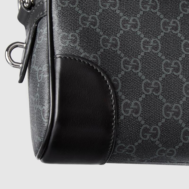 GUCCI（グッチ） メンズ GGエンブレム スモール クロスボディバッグ