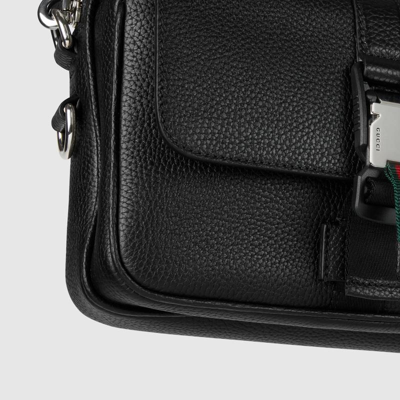 GUCCI（グッチ） メンズ ウェブ ストライプ付き スモール クロスボディ