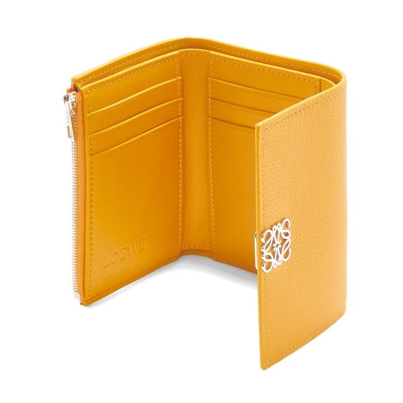 【美品】　ロエベ　スモールバーティカル　リピートアナグラム　三つ折り財布 LOEWE（ロエベ） 三つ折り財布 リピート バーティカルウォレット