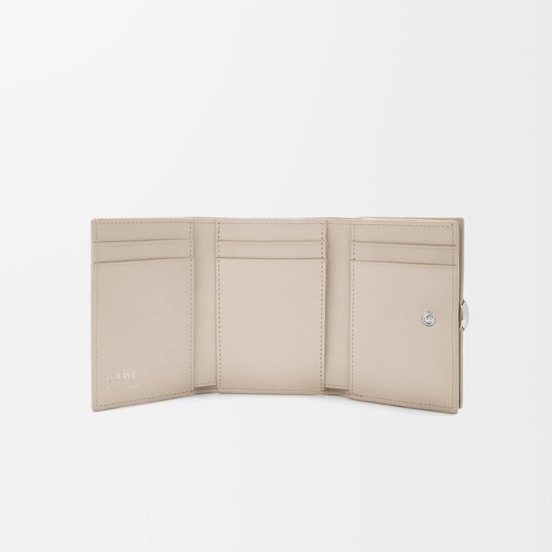 ロエベ LOEWE 春夏 ペブル トライフォールドウォレット 財布