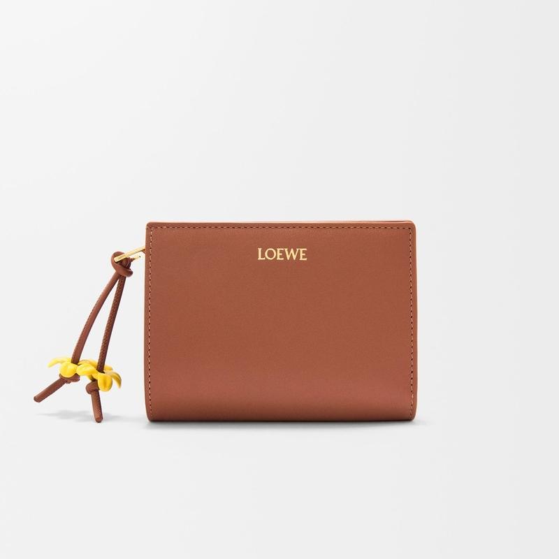 送料込み！ 未使用品 LOEWE コンパクトウォレット 177 LOEWE】ロエベ ノット コンパクト ウォレット (LOEWE/折りたたみ