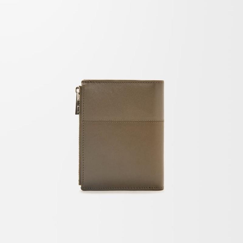 美品 ロエベ スリムコンパクトウォレットソフトグロレインカーフカーキグリーン スリム コンパクト ウォレット（テクスチャードクラシックカーフ