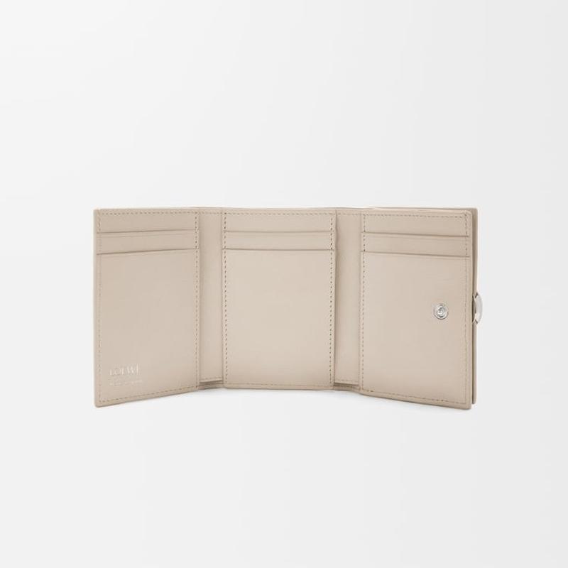 LOEWE（ロエベ） レディース ペブル トライフォールド ウォレット 財布