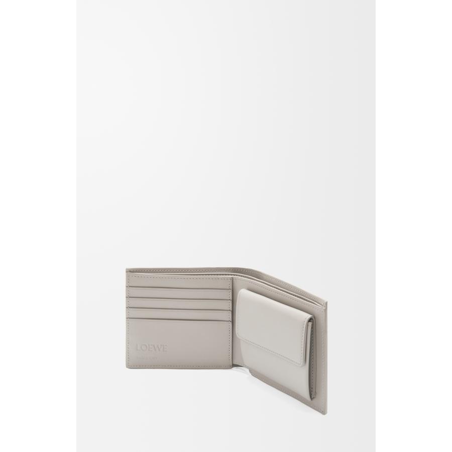 ロエベ LOEWE 2025秋冬メンズ バイフォールド コインウォレット 財布（テクスチャードクラシックカーフ）【シェルグレー 】【送料無料】【正規品】の画像