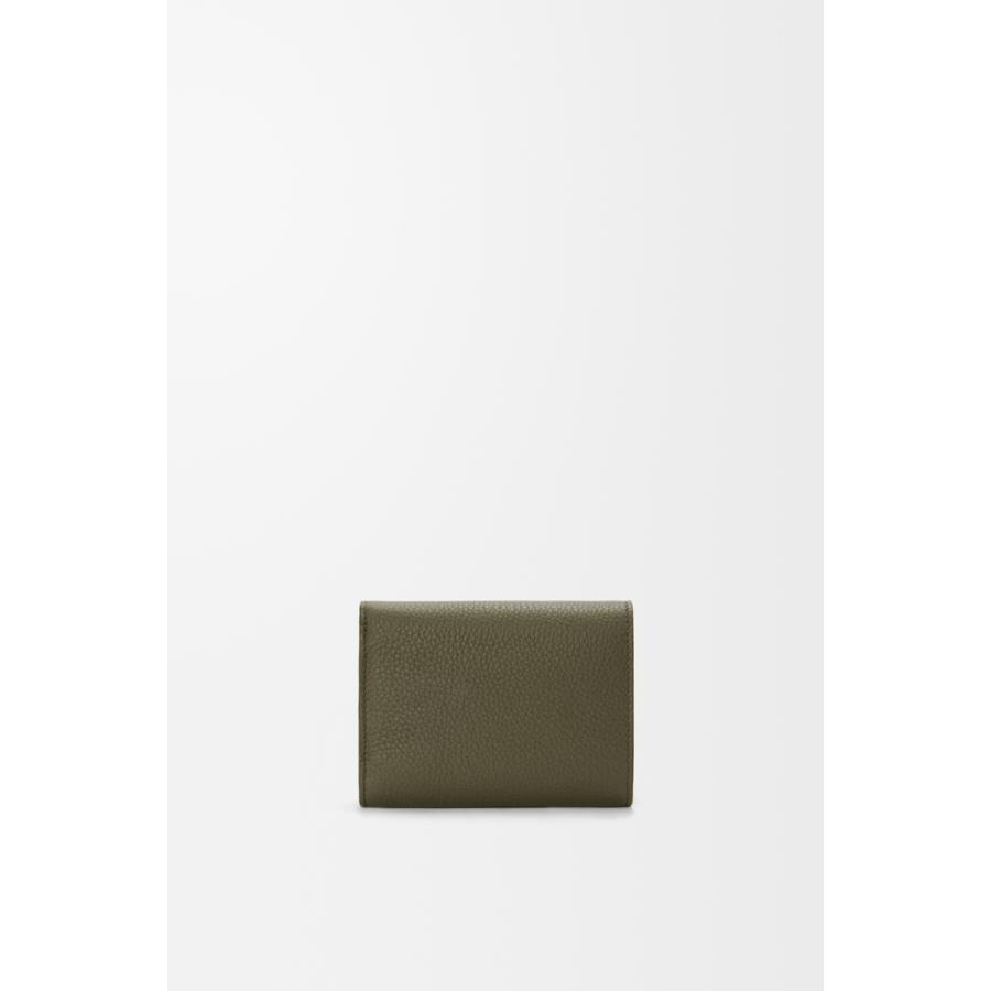 ロエベ LOEWE 2025秋冬メンズ トライフォールド ウォレット 財布（ソフトグレインカーフ）【カーキグリーン 】【送料無料】【正規品】の画像