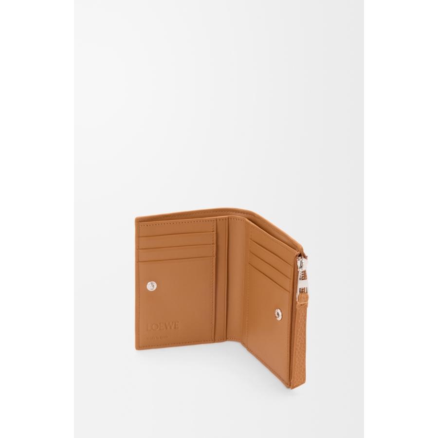 LOEWEミニウォレット 2025新作♢ロエベの『二つ折り財布』がコンパクトなのに優秀!〈ノット