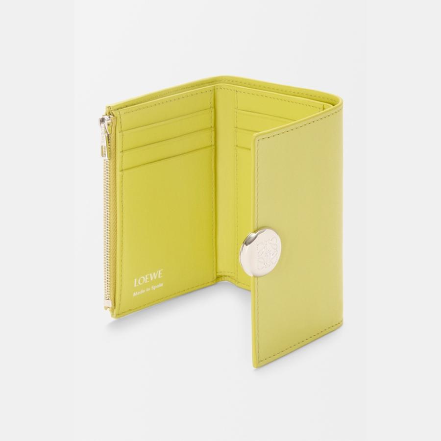 ロエベ LOEWE 2025秋冬レディース ぺブル バーティカル ウォレット 財布 スモール（シャイニーナパカーフ）【ライトシトリン 】【送料無料】【正規品】の画像