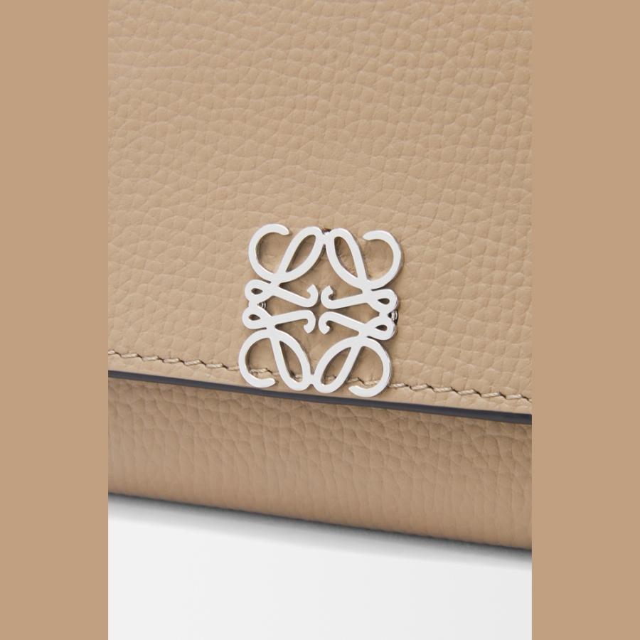 【限定色】LOEWE ロエベアナグラムウォレット スモールペブルグレインカーフ アナグラム トライフォールド ウォレット（ペブルグレインカーフ