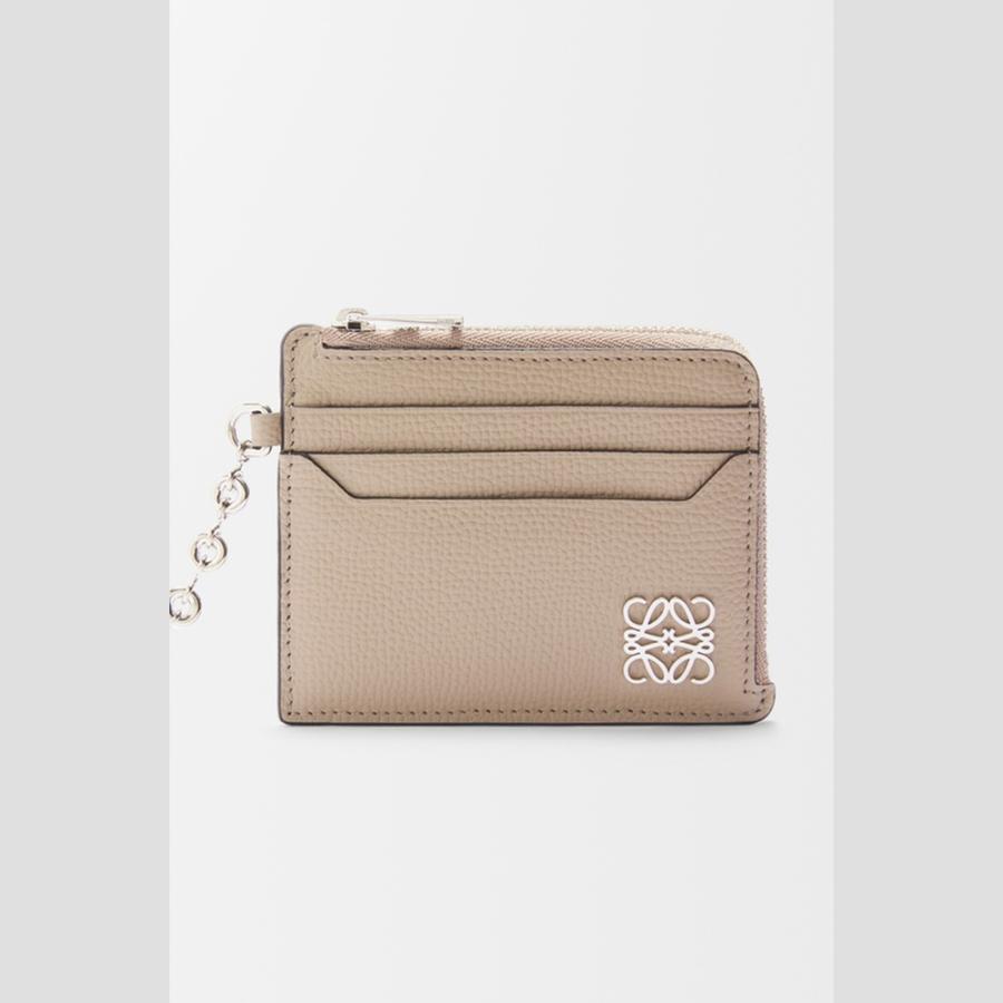 ロエベ LOEWE 2025秋冬レディース アナグラム スクエア コインカードホルダー（ペブルグレインカーフ）【サンド 】【送料無料】【正規品】