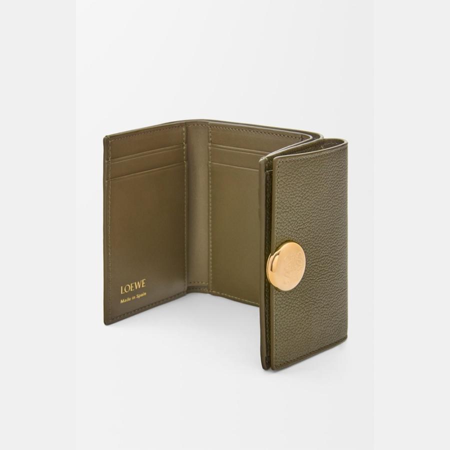ロエベ LOEWE 2025秋冬レディース ペブル トライフォールド ウォレット 財布（ペブルグレインカーフ）【ダークカーキグリーン 】【送料無料】【正規品】の画像