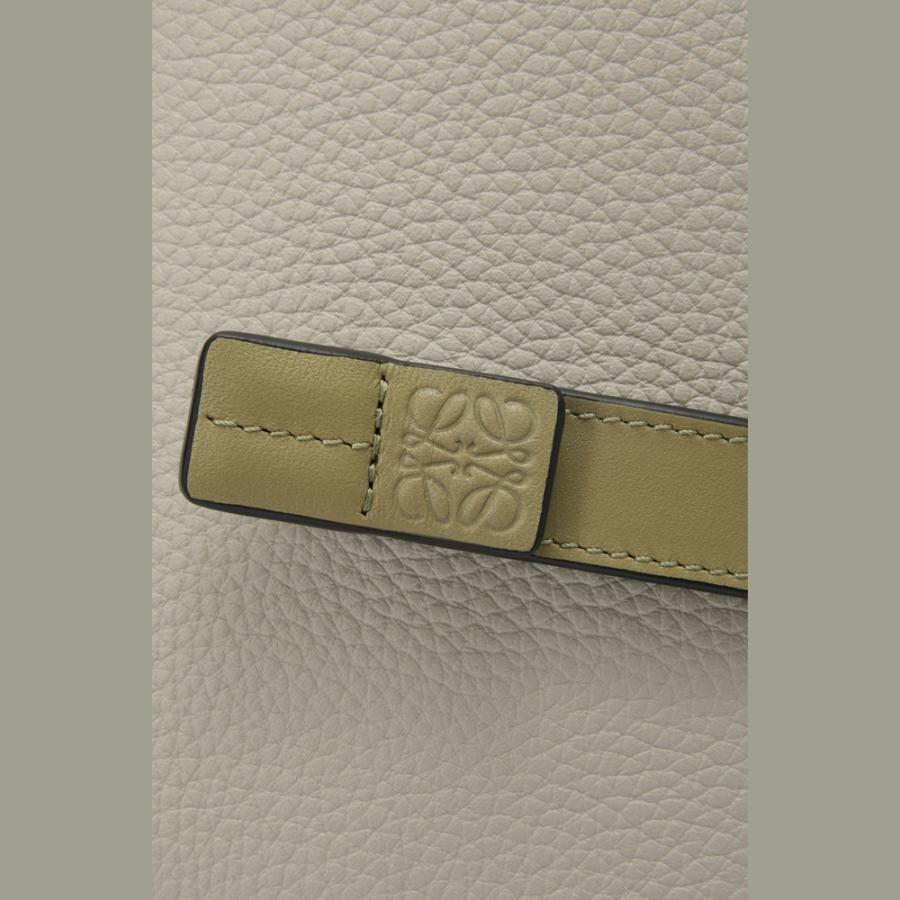 ロエベ LOEWE 2025秋冬レディース コンパクト ジップウォレット 財布（ソフトグレインカーフ）【シェルグレー/ユーカリ 】【送料無料】【正規品】の画像