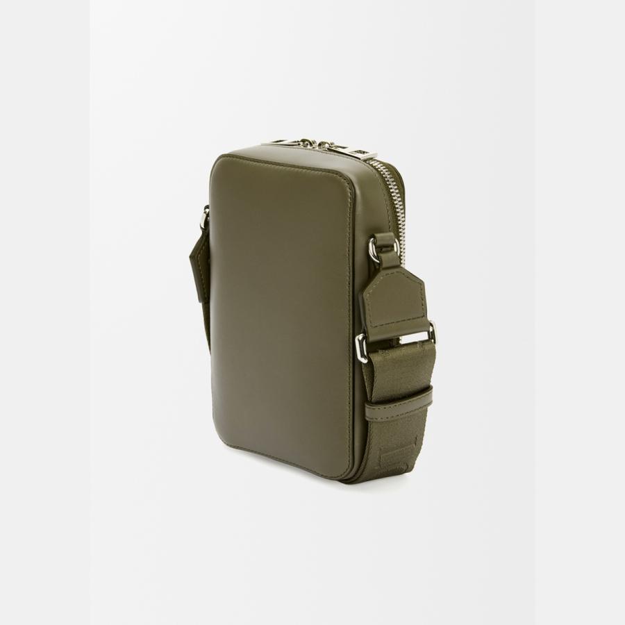ロエベ LOEWE 2025秋冬メンズ バーティカル クロスボディポケット（サテンカーフ）【カーキグリーン 】【送料無料】【正規品】の画像