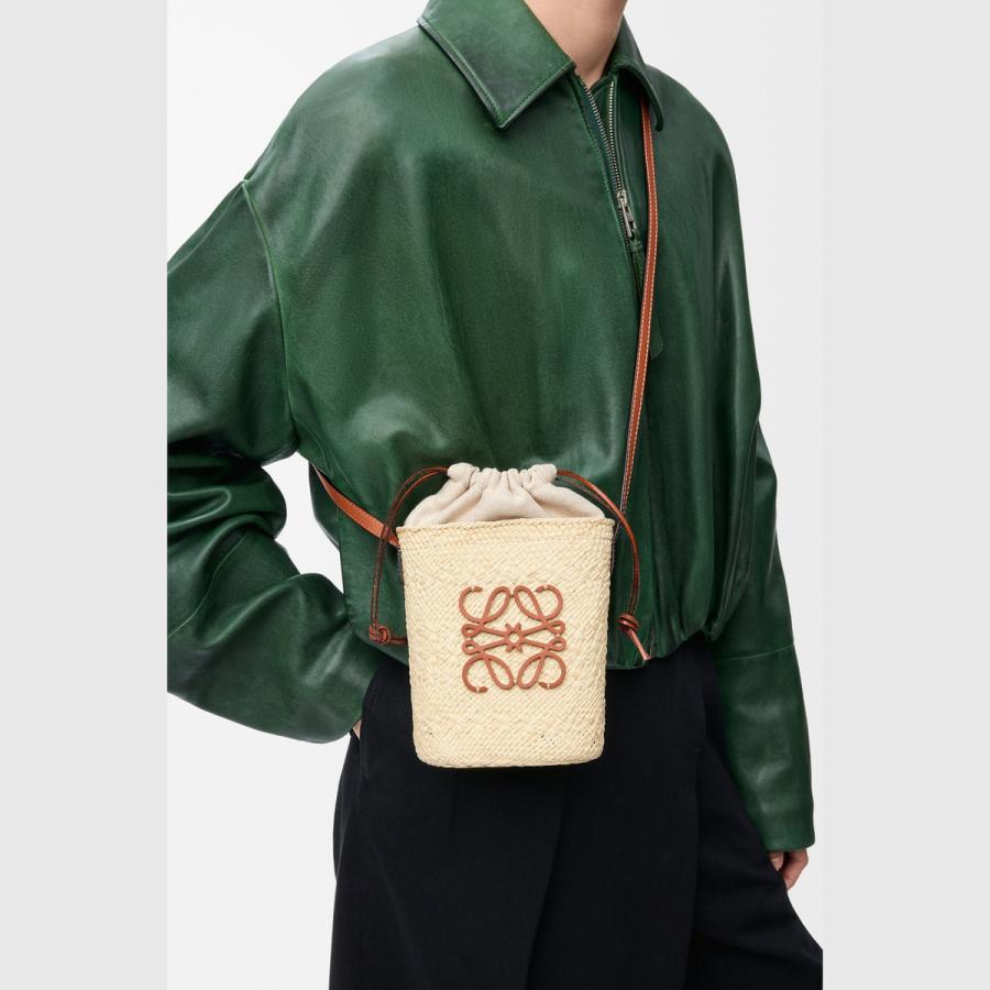 ロエベ LOEWE 2025秋冬メンズ スクエア ポケット（イラカヤシ&カーフ）【ナチュラル/タン 】【送料無料】【正規品】の画像