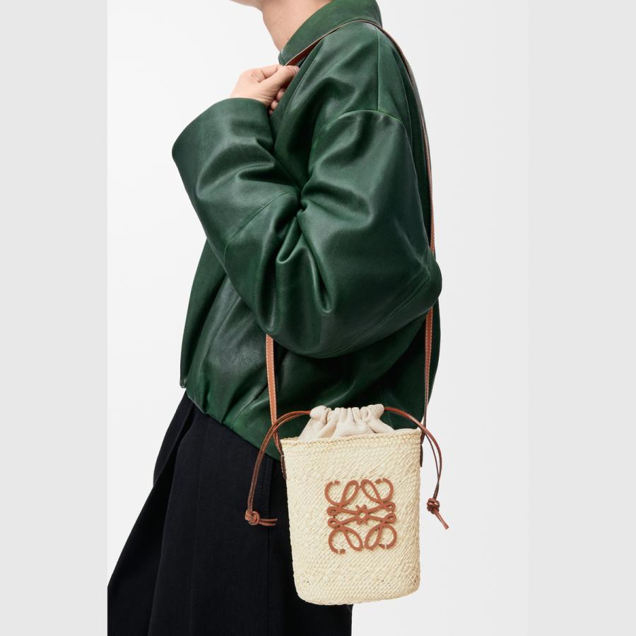 ロエベ LOEWE 2025秋冬メンズ スクエア ポケット（イラカヤシ&カーフ）【ナチュラル/タン 】【送料無料】【正規品】の画像