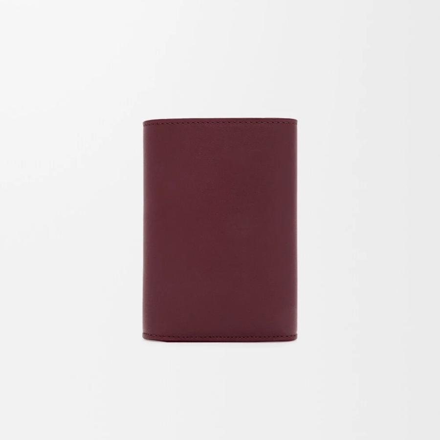ロエベ LOEWE 2026春夏レディース ぺブル バーティカル ウォレット 財布 スモール【バーガンディ 】【送料無料】【正規品】の画像