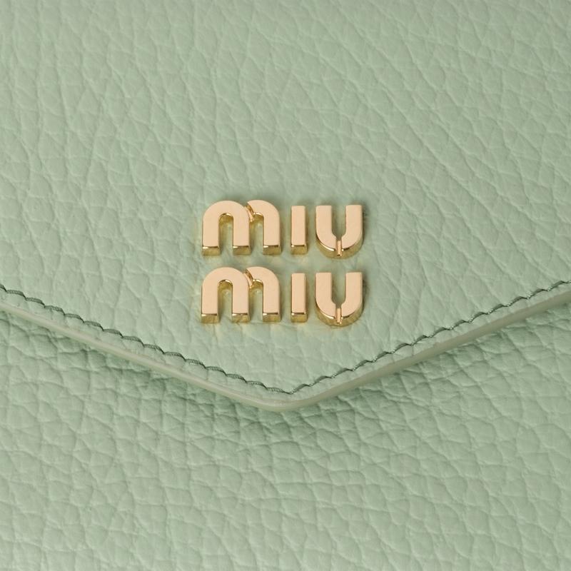 miu miu（ミュウミュウ） ヴィッテロダイノレザー 折り財布