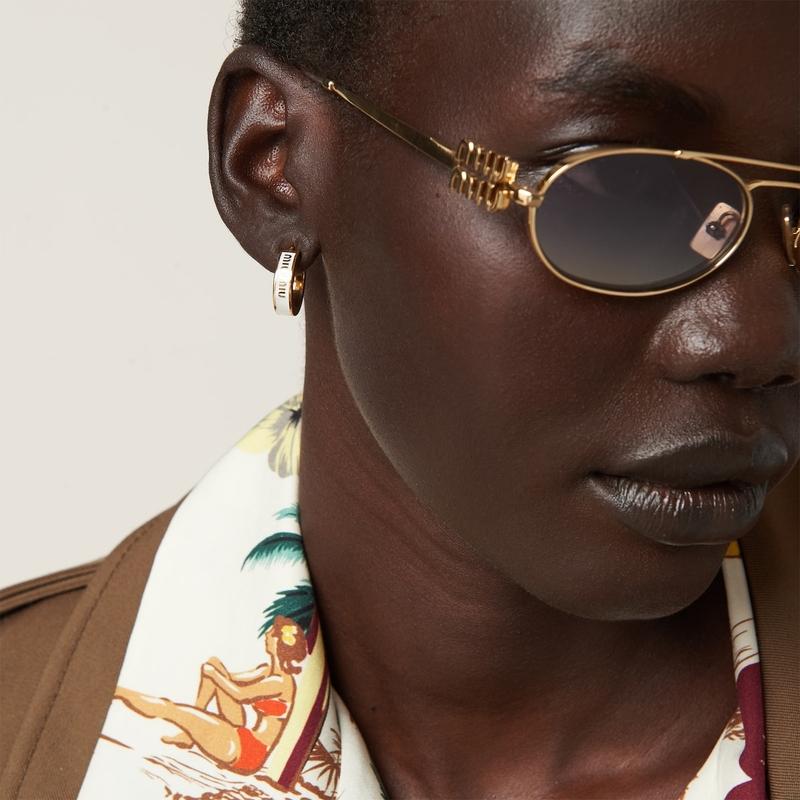 ミュウミュウ MIU MIU エナメルメタル ピアス 5IO103_2F6T_F0009【ホワイト 】【送料無料】【正規品】_1
