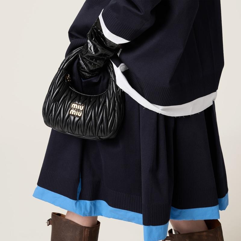miu miu（ミュウミュウ） ワンダー マテラッセレザー ホーボーバッグ