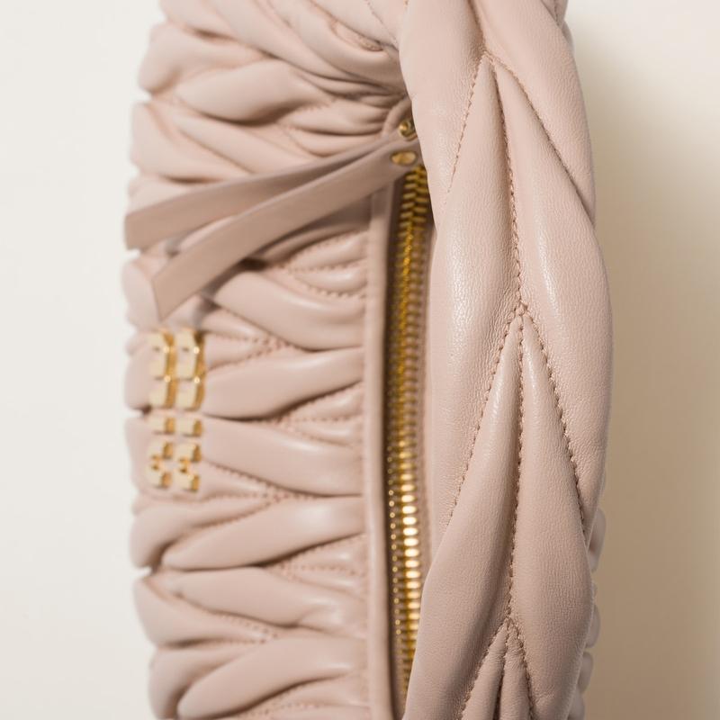 ワンダー マテラッセレザー ホーボーバッグ miu miu（ミュウミュウ） バッグ レデイース ワンダー マテラッセ